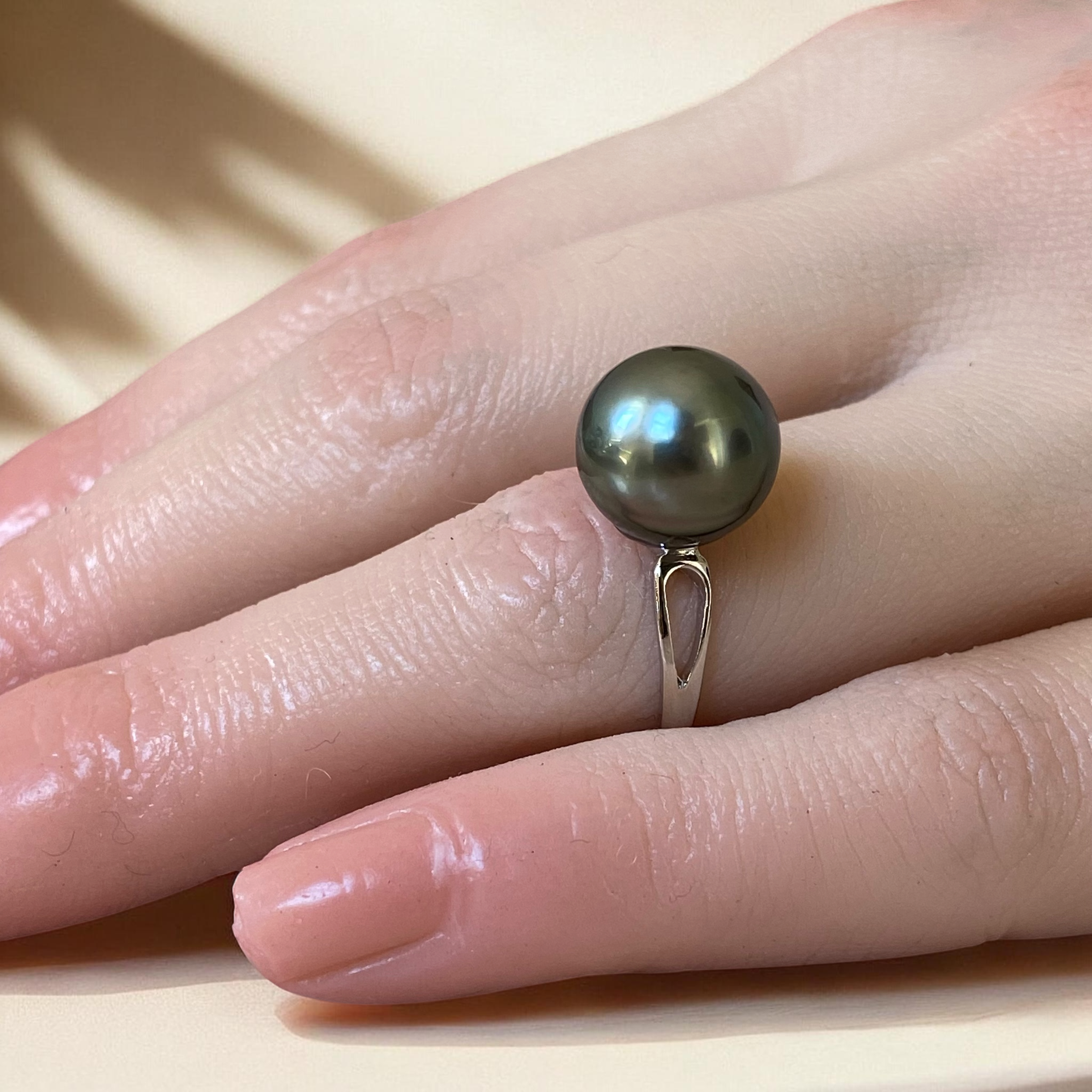 Tahitian, Grey Pearl Ring in Silver Setting16.PNG