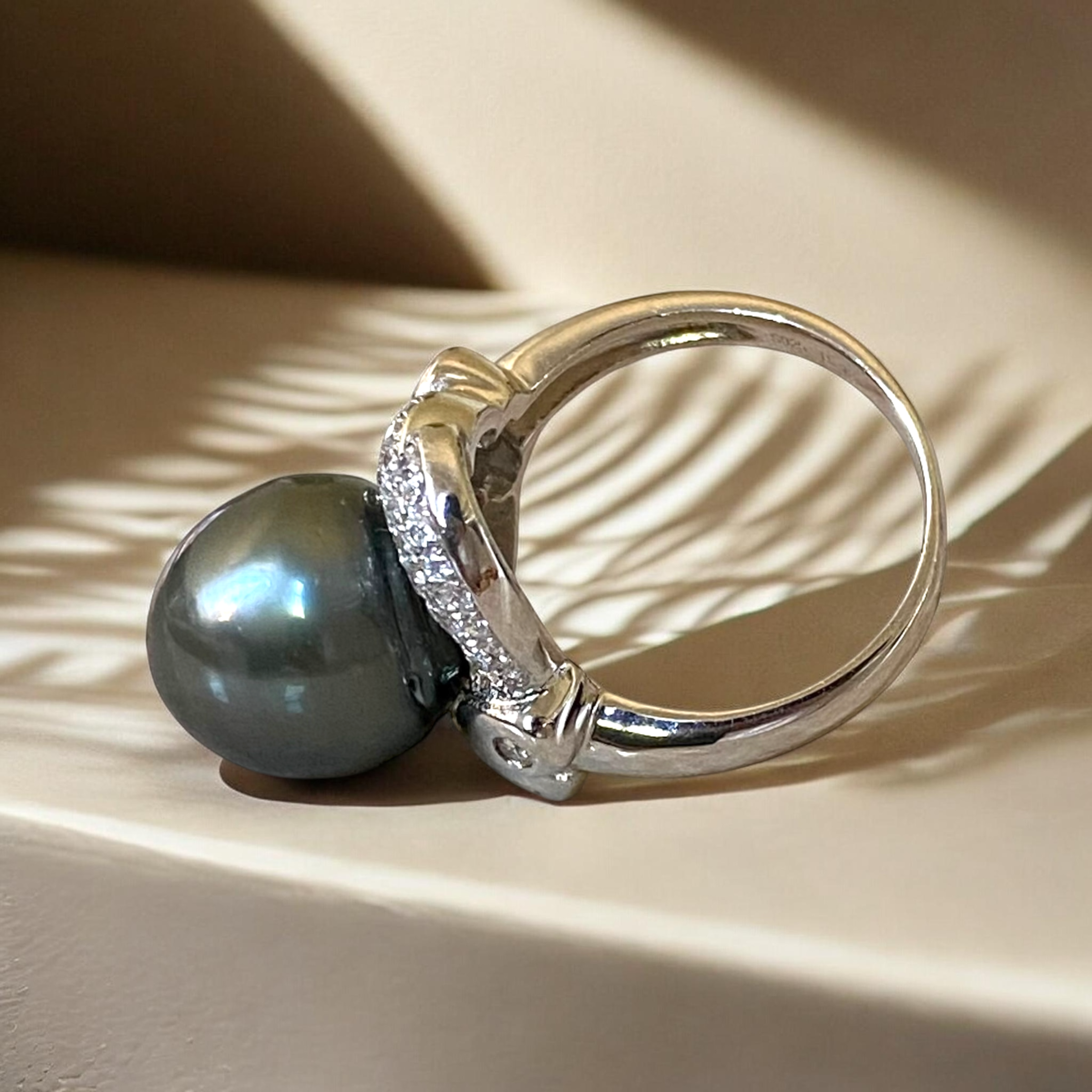 Extra Large, Tahitian, Black Peacock Pearl Ring in Silver Scalloped Setting4.PNG