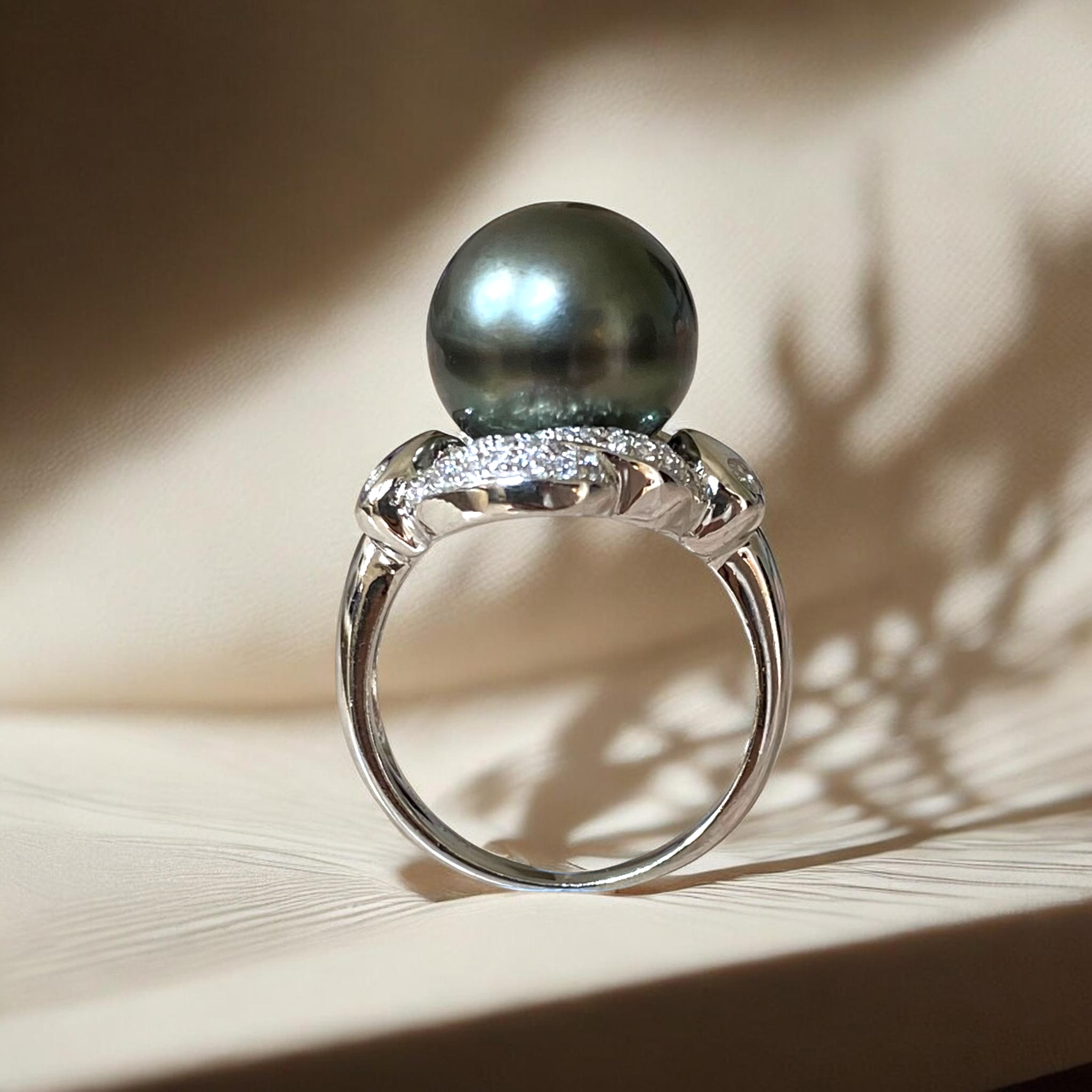 Tahitian, Black Pearl Ring in Silver Scalloped Halo Setting5.PNG