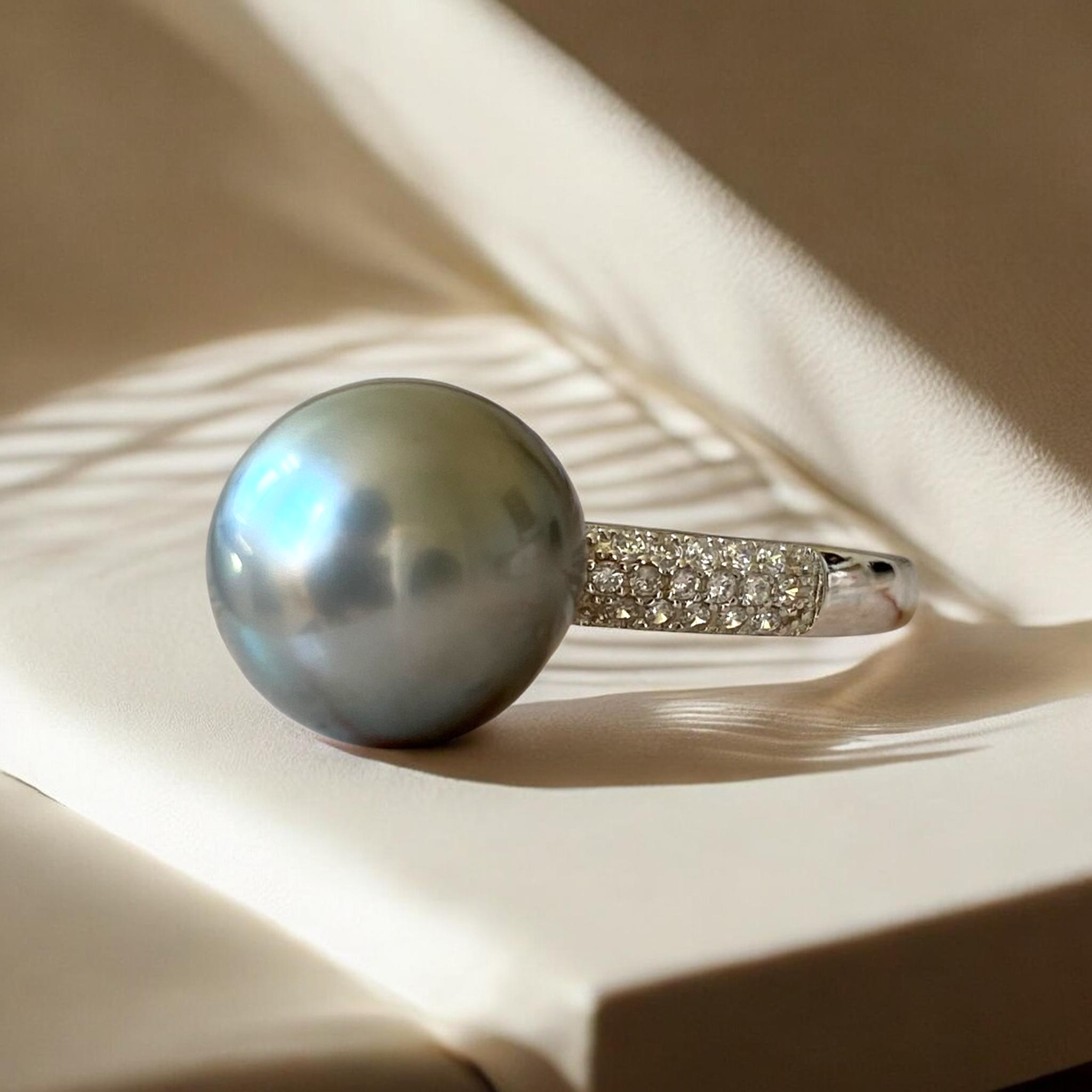 Tahitian, Grey Pearl Ring in Encrusted Shoulder Silver Setting, Adjustable Band, Size L ½ - P ½