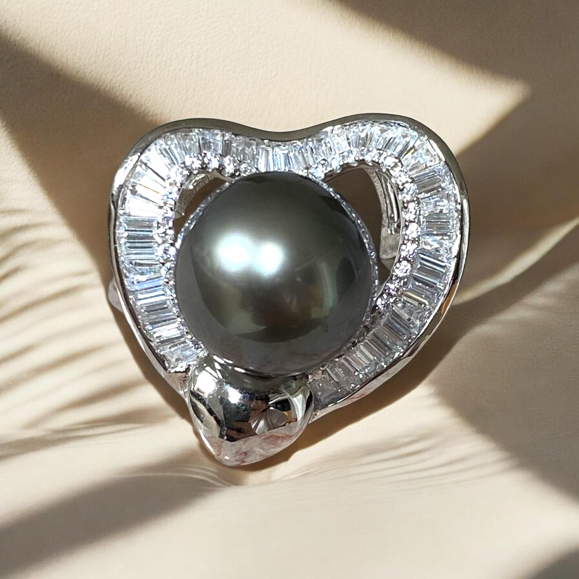 Tahitian, Grey Pearl Ring in Silver Heart Halo Setting12.PNG