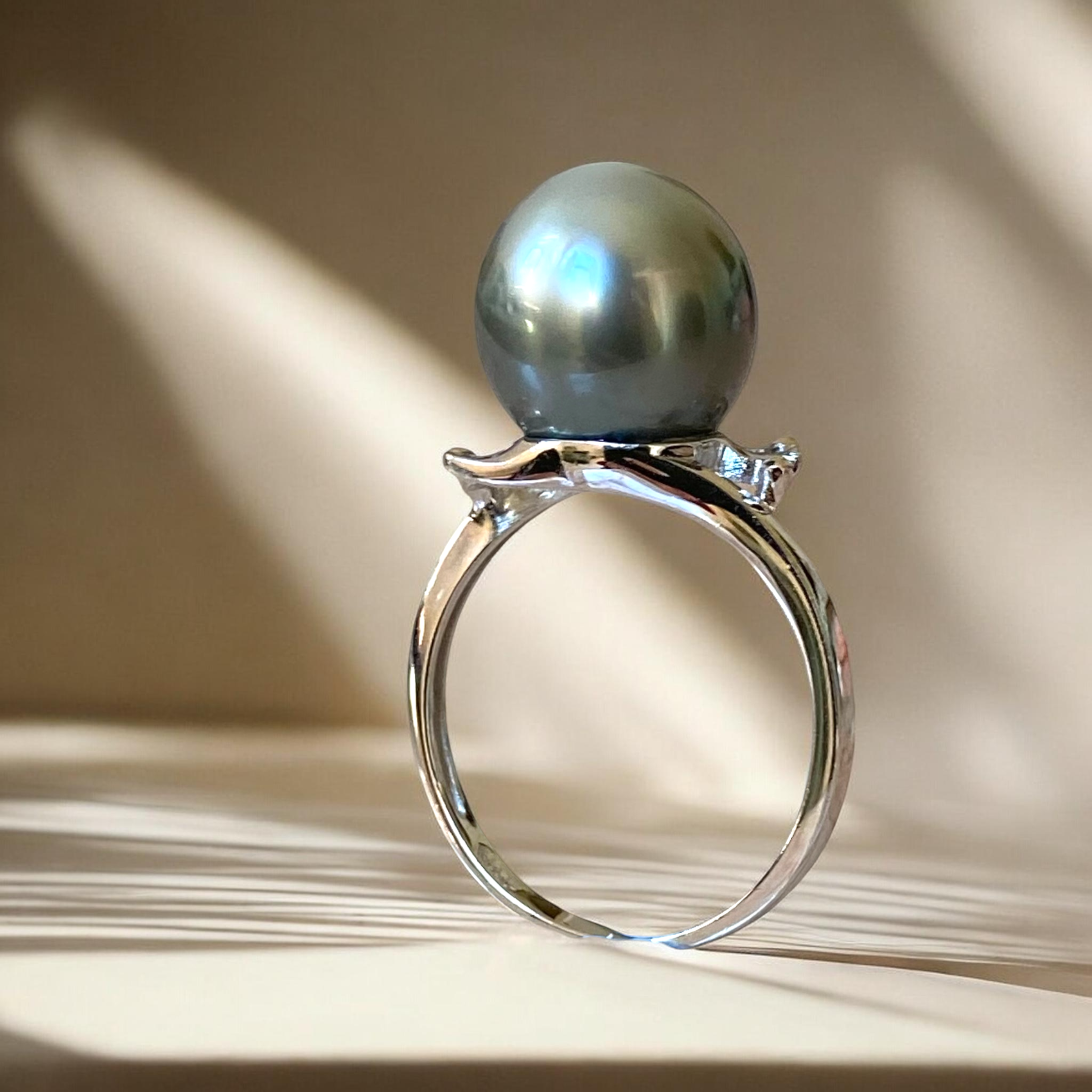 Tahitian, Grey Pearl Ring in Silver Setting5.PNG