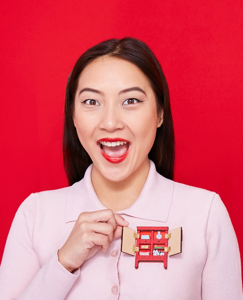 Chinese-Traditional-Cabinet-Brooch-interactive-Take-Away-Asia-Edition-collection-la-vidriola-Product-opened_800x.jpg