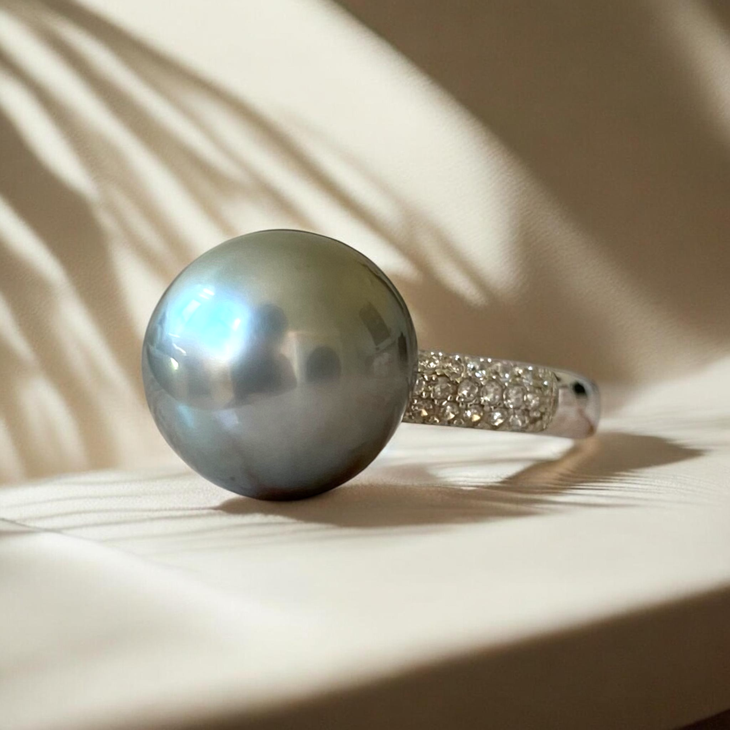 Tahitian, Grey Pearl Ring in Encrusted Silver Setting1.PNG