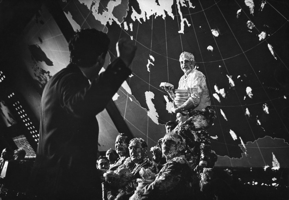 dr-strangelove-1963-022-george-c-scott-custard-pie-fight-00n-03i.jpg