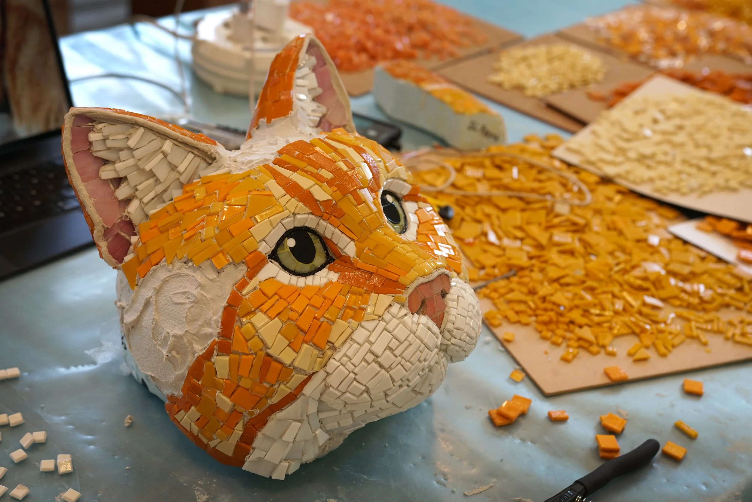 5. Huvudet växer fram.JPG