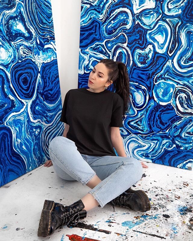 Artwork: Waves Serie (2 x 36&quot;x60&quot;)🌊⁣
⁣
I&rsquo;ve always loved working with blues, it feels like i&rsquo;m traveling through my canvas. Blue is known to be a colour that has positive effects on the mind &amp; body. It can cause the body to