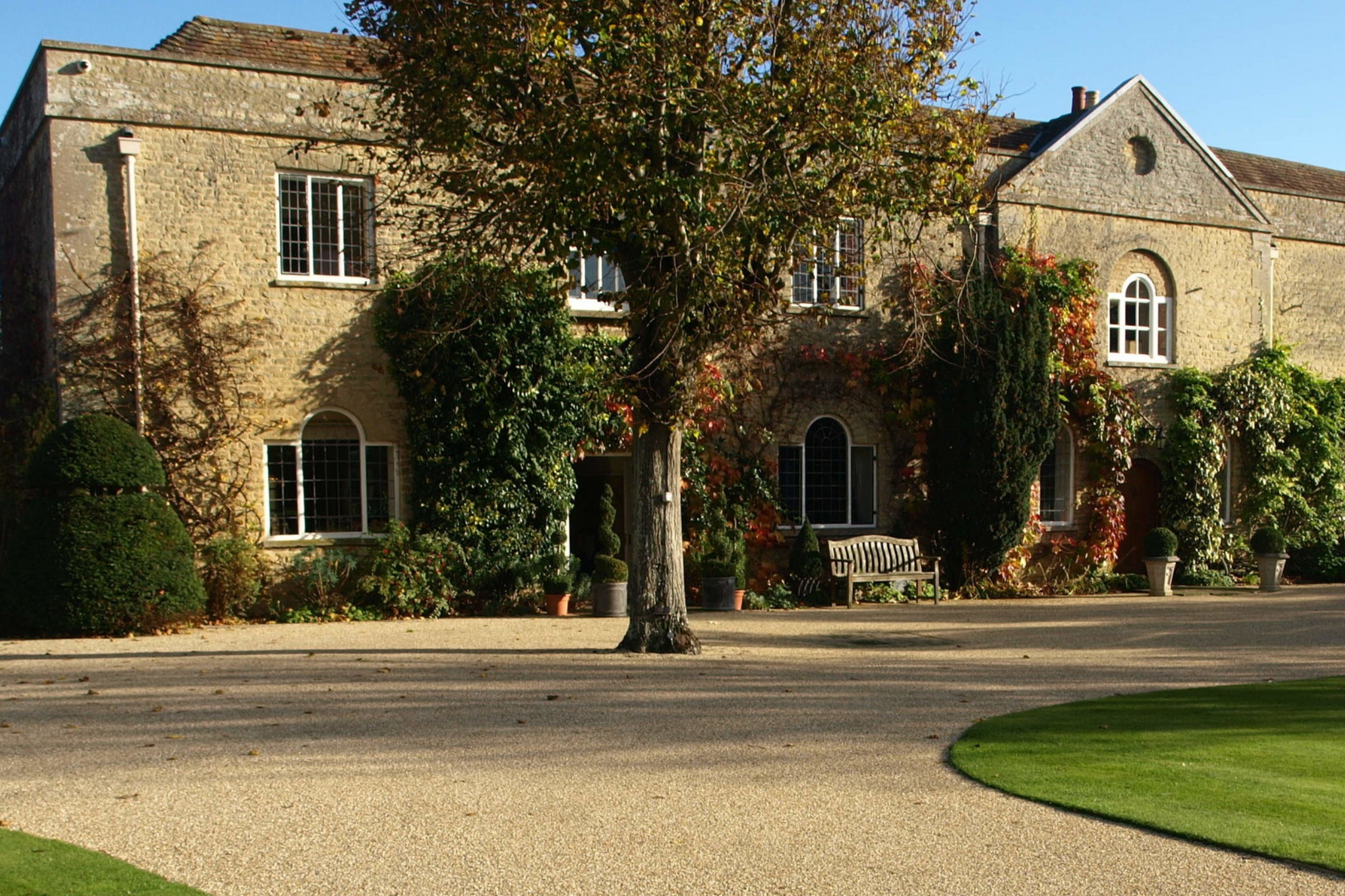 DRIVEWAYS and surfaces chichester.jpg