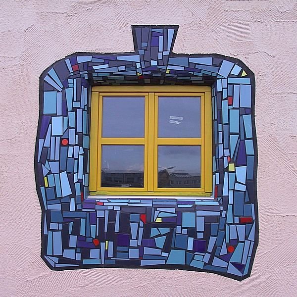 5bbc834a27f319d599748b40627fba97--house-windows-hundertwasser-architecture.jpg