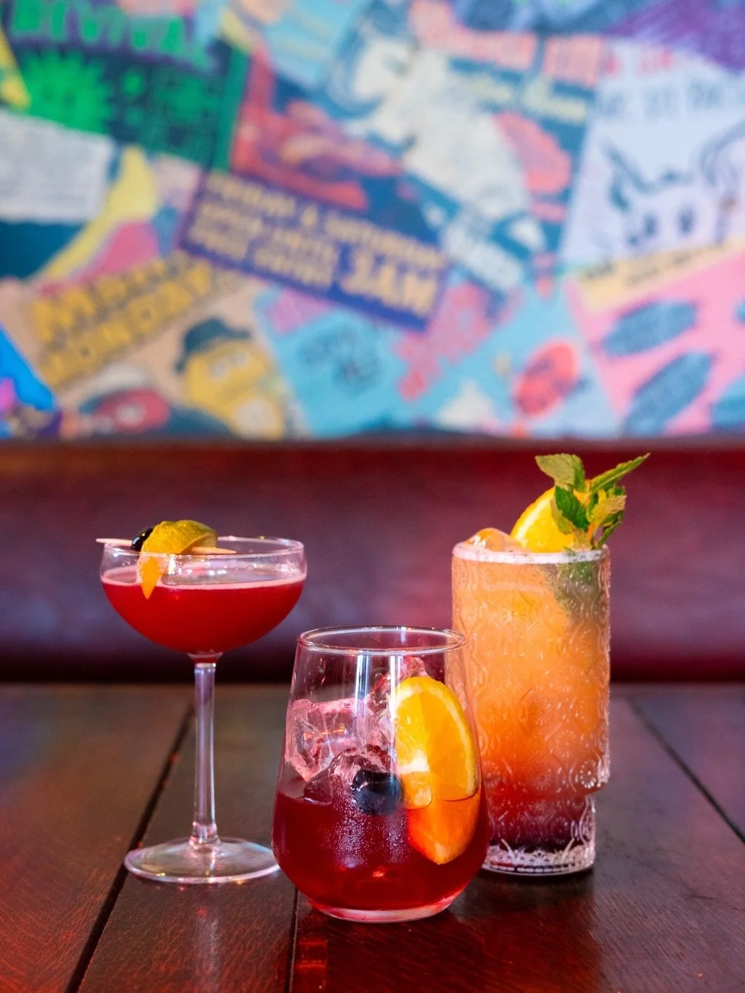 WHERE ELSE COULD YOU POSSIBLY WANT TO SPEND A WEDNESDAY EVENING&hellip;💚

It&rsquo;s hump day ladies and gents, and if you needed a sign to let you know, you deserve great cocktails, great music and great conversation for making it this far through 