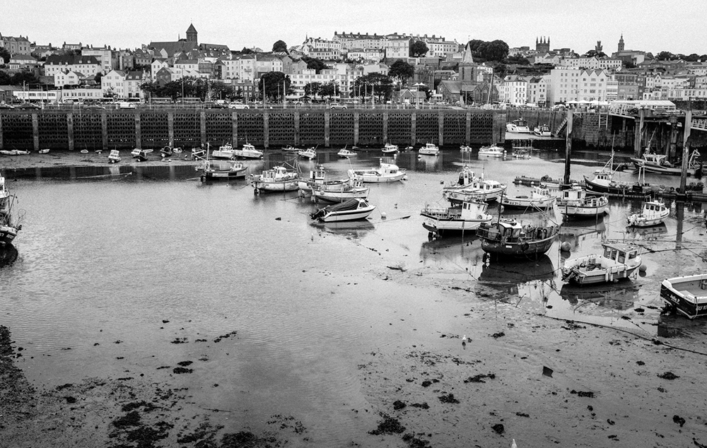 Low tide, St. Peter Port