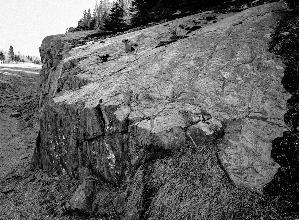Rugged rocks, Highway 17