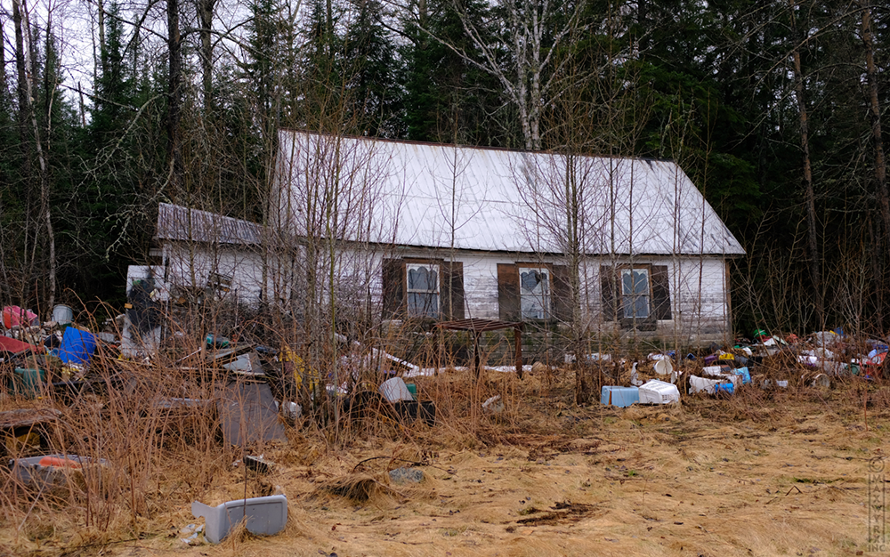 Abandoned home, Highway 11