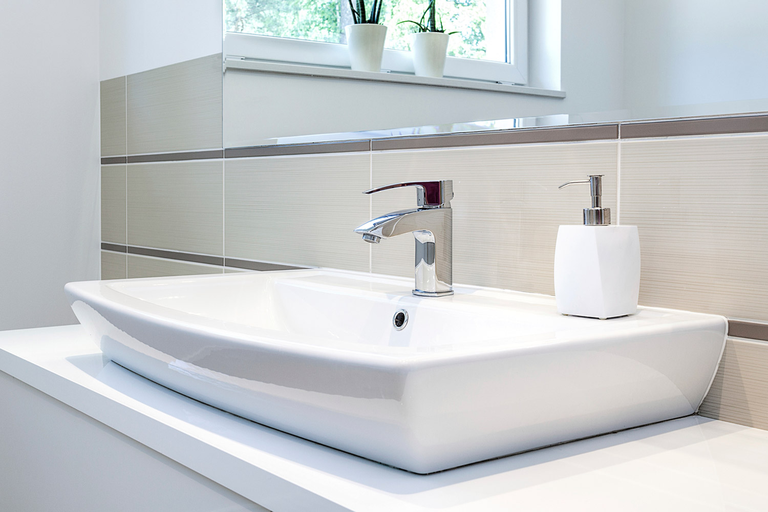 narrow bathroom vessel sinks