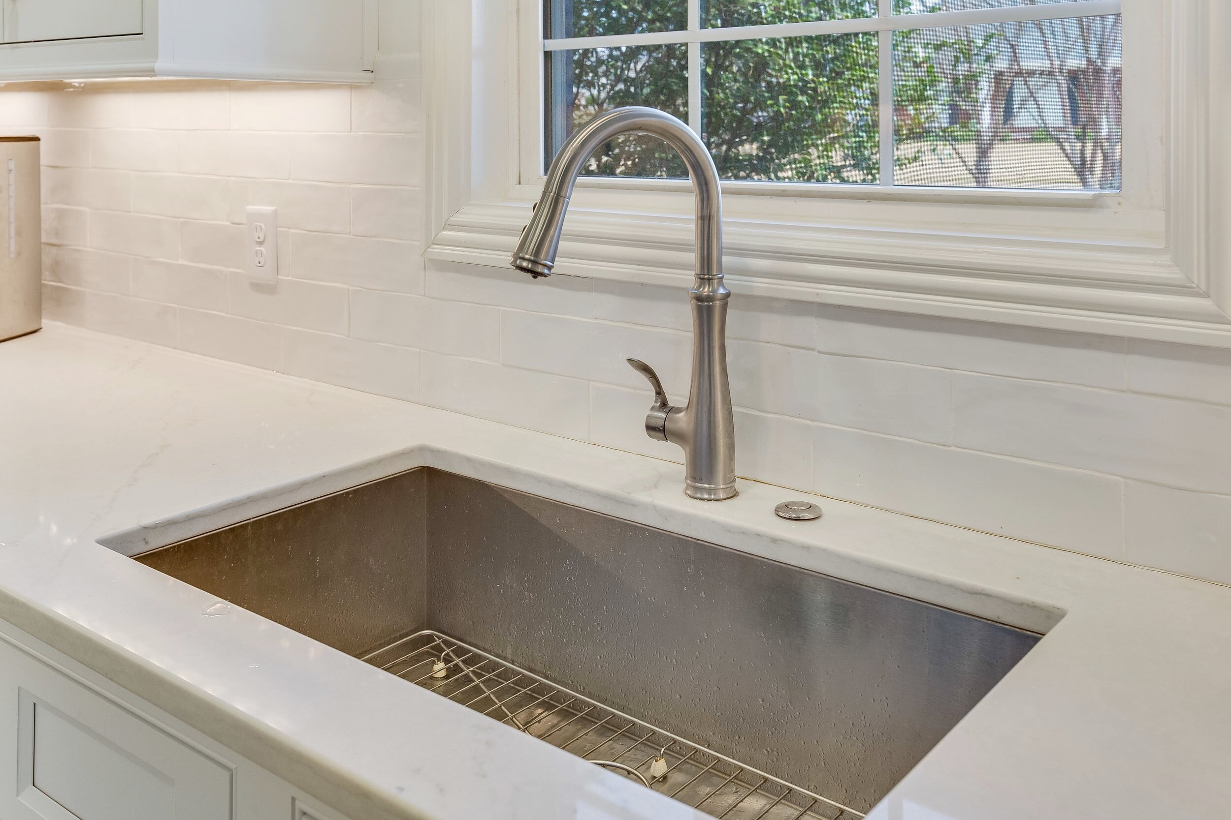 What Are The Top Tips For Choosing Kitchen Backsplash?