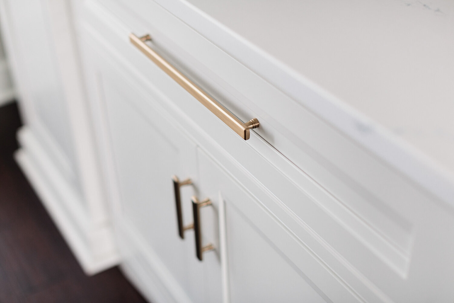 Custom Cabinetry and gold drawer pulls_kitchen designer_Alabama