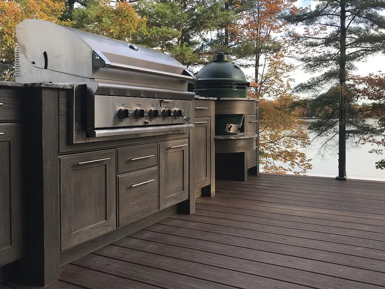 Outdoor Kitchen With Grill And Flat Top: Ultimate Backyard Upgrade