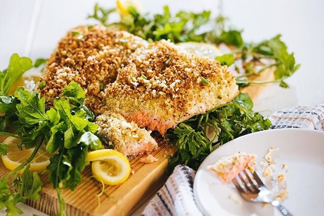 Showstopper Salmon-
cheesy panko tender baked salmon with silky smooth Lemon Butter Cream Sauce on the side. Order from @offthehook.mnl. Happy Sunday!!
Photo and styling by Paola Aseron