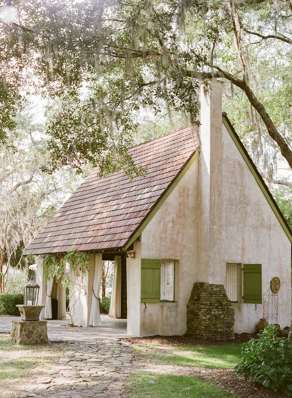 Janine_Licare_Photography_Charleston_Wedding_Romantic_Bella_Belle_Shoes_East_Made_Event_Company_BHLDN_Destination-112.jpg