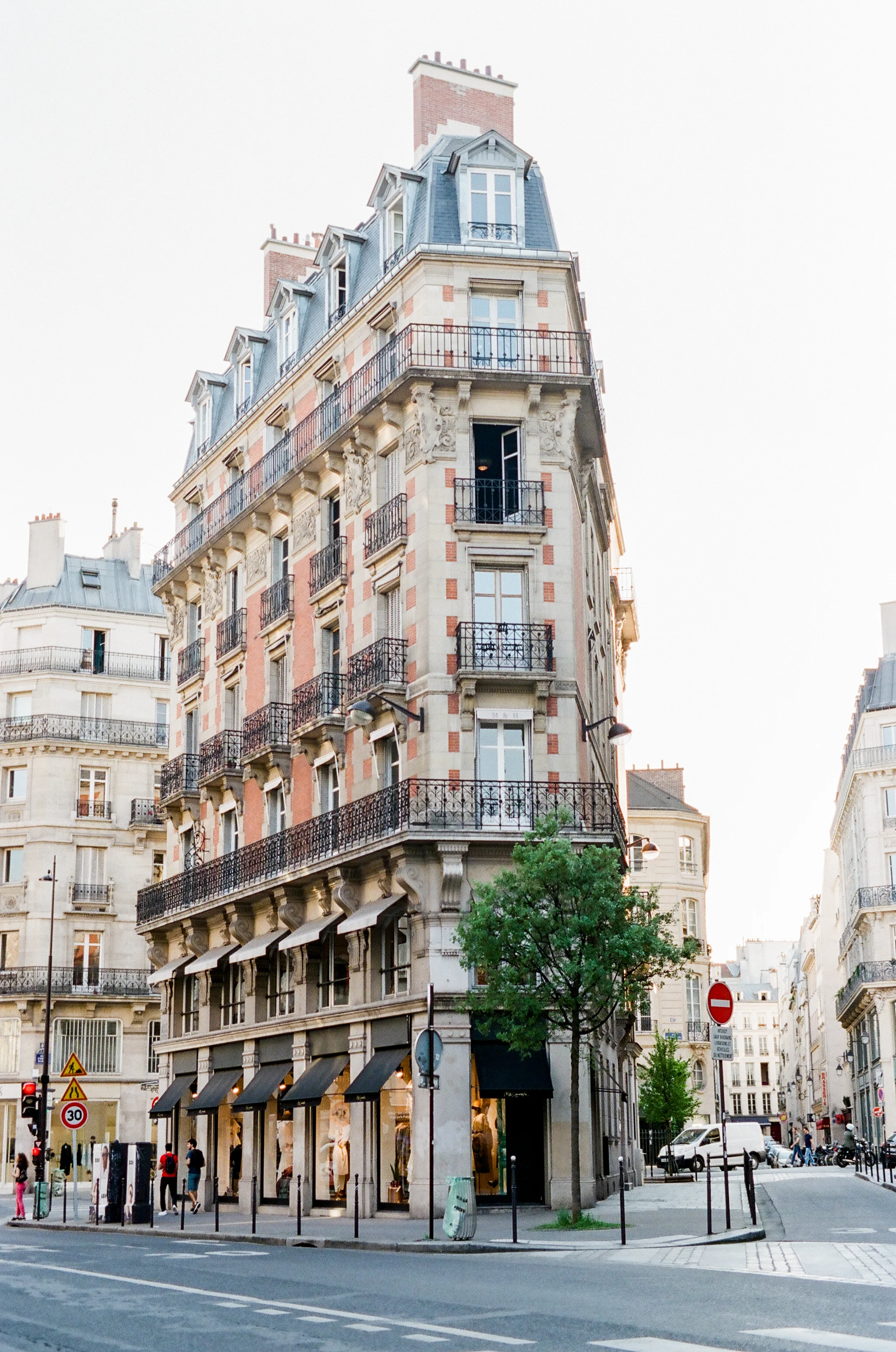 Janine_Licare_Photography_Paris_Wedding_Elopement_Photographer_San_Francisco-9.jpg