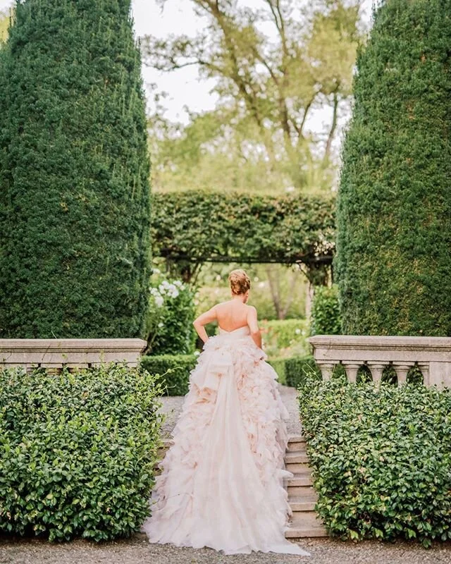 This Beaulieu Garden wedding with @coledrakeevents was something else. It&rsquo;s one of my favorite venues in the Bay Area and I can&rsquo;t wait to be back this year and next! //
Design and Planning: @coledrakeevents || Photography: @janinelicareph
