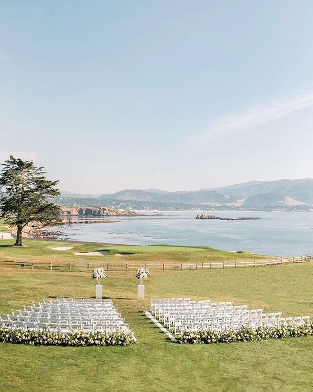 Lauren &amp; Barron&rsquo;s stunning ceremony site at Pebble Beach. As seen on @caratsandcake
//
Planning and design: @jbdevents || Photography: @janinelicarephotography || Venue: @pebblebeachresorts || Dress: @Moniquelhuillierbride || HMUA: @facefor