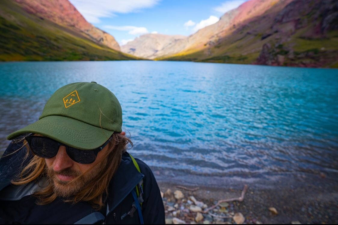 Got these amazing dad hats for sale! Perfect gift for the upcoming holiday season! Order through my store or snag one at @renegadecraft on Dec 18-19 at Revel Fulton Market!
&bull;
&bull; 📷 @christianlindphotography 
&bull;
&bull;
&bull;
&bull;
#jord