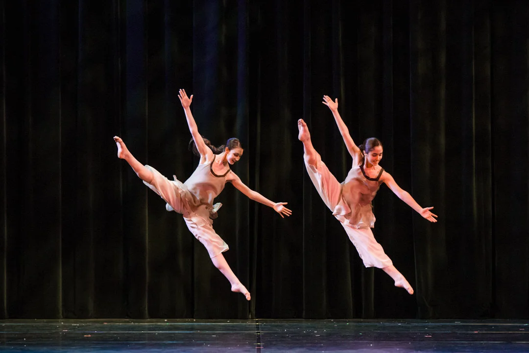 "Stories" Choreographed by Lisa Cole, Bravo! 2018. Photo credit Sara DeVere, saradevere.com