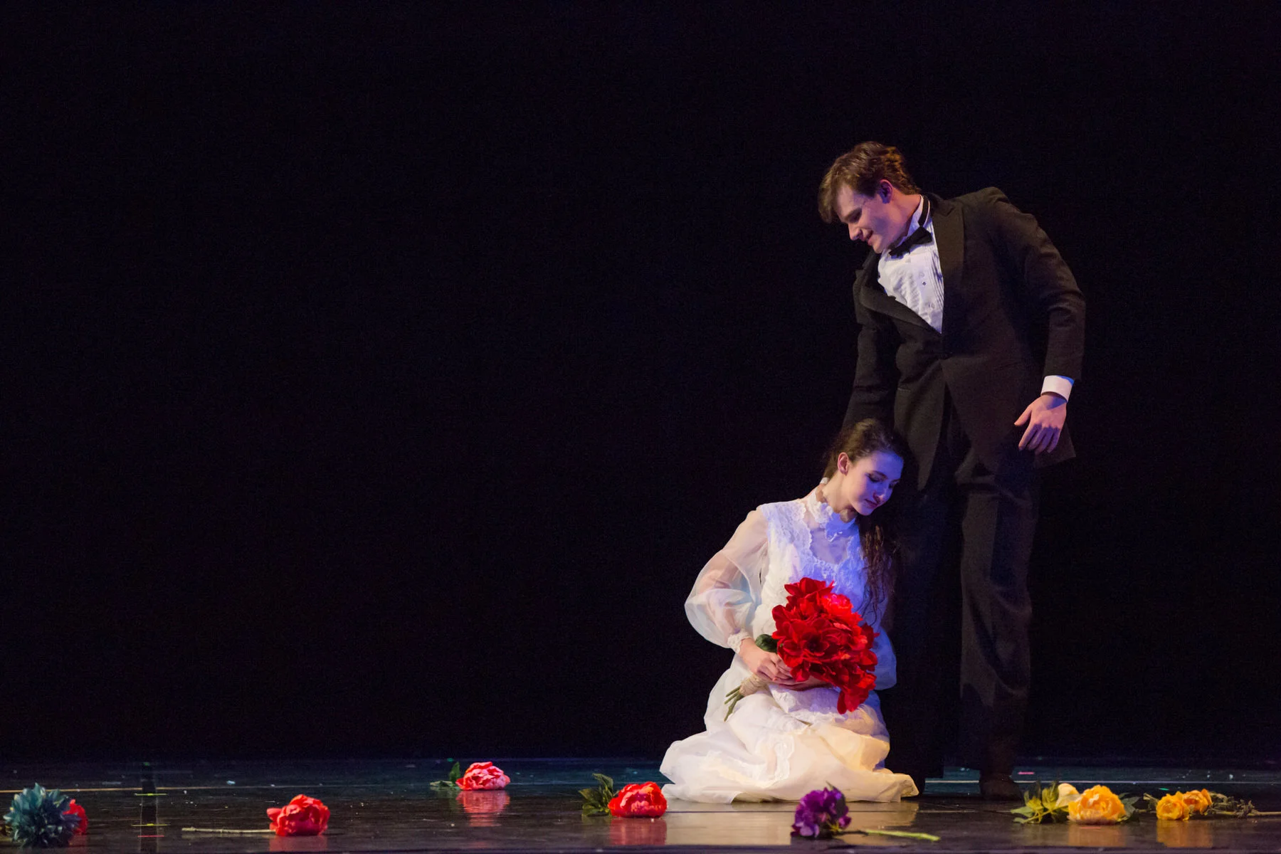 "Bed of Roses" Choreographed by Kathleen Burt, Bravo! 2018. Photo credit Sara DeVere, saradevere.com