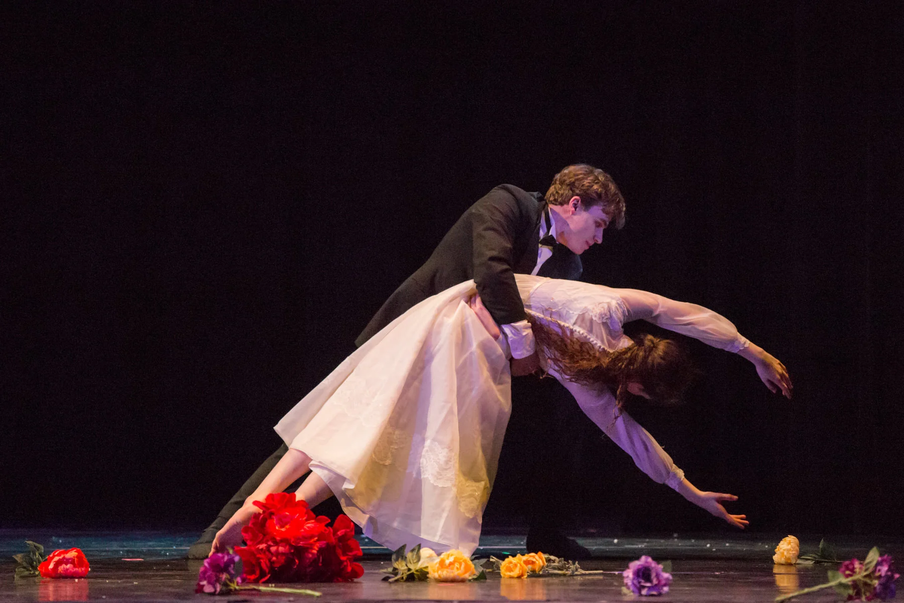 "Bed of Roses" Choreographed by Kathleen Burt, Bravo! 2018. Photo credit Sara DeVere, saradevere.com