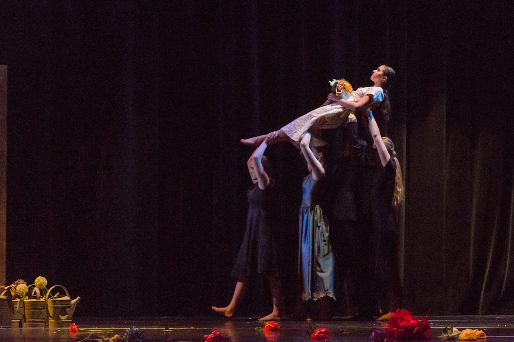 "Bed of Roses" Choreographed by Kathleen Burt, Bravo! 2018. Photo credit Sara DeVere, saradevere.com