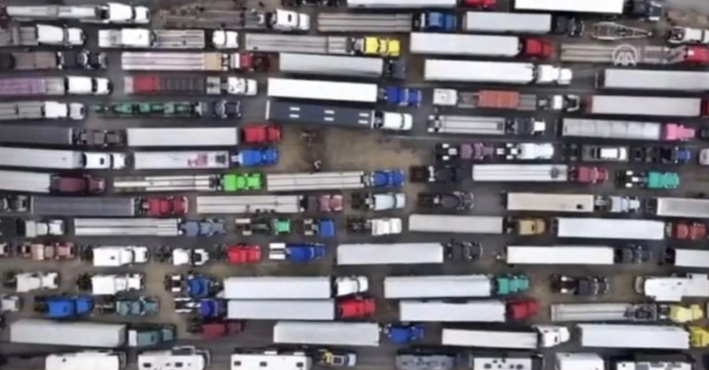 American Truck Convoy Encircles DC on Capital Beltway During First Day of Protests