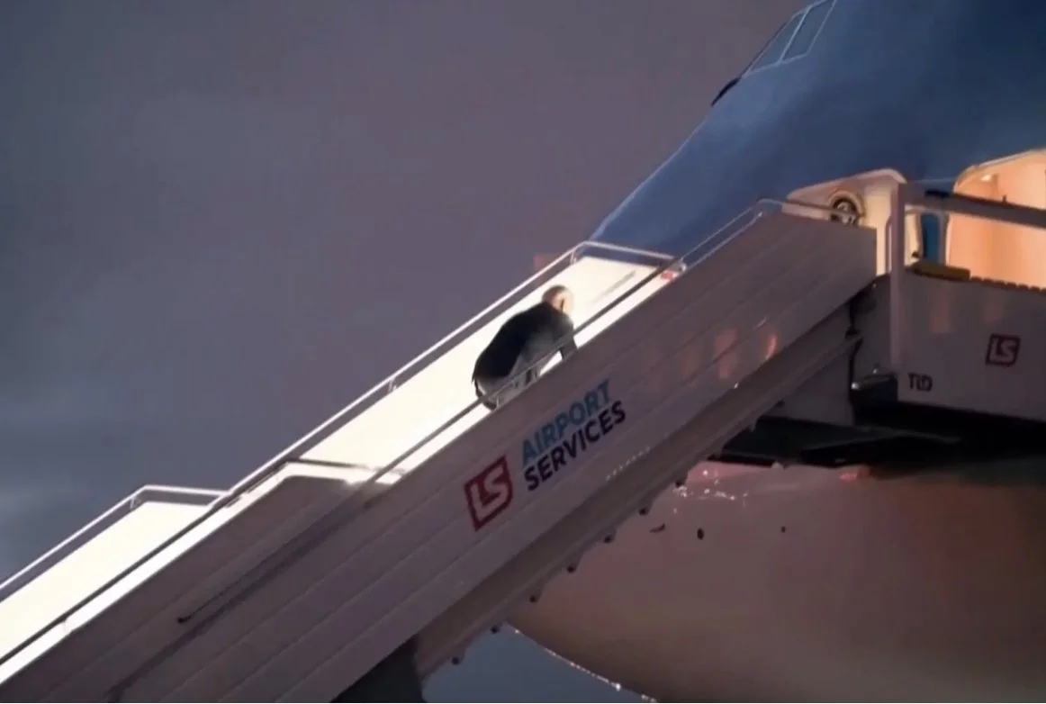 ‘Fit For Duty’ Biden Falls Up The Steps Of Air Force One…Again