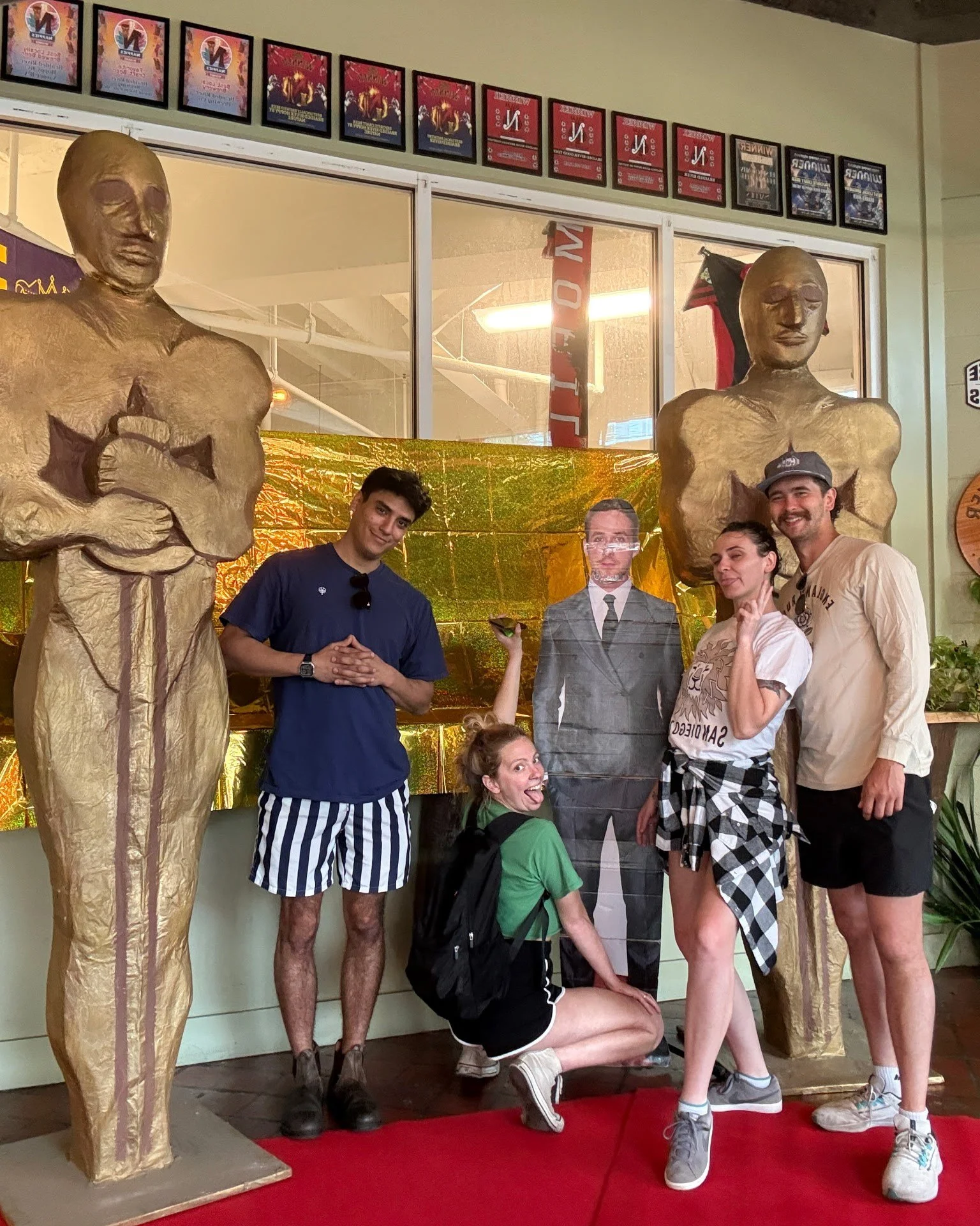 HAPPENING NOW: Our Oscars watch party extravaganza! 

Join us on the red carpet in the taproom for:
🌟 Complimentary food from Chef Alex Tapia of @ashandoakpizza (while supplies last)
🌟 A special beer cocktail menu from Bartender Jules
🌟 Awards for