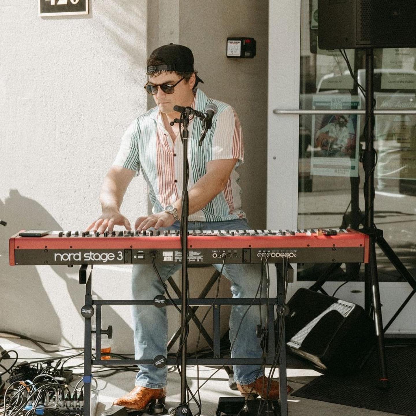 Join us in the taproom this Friday, April 10, during @lodaartwalk!

We'll have:
🎹 Live music from Teddy Williams
🥪 Sandwich pop-up from @royssandoclub 
🍪 Sweet treats from @breadbybeck 
🌳 The release of Trail Ale, our wheat ale that supports the 