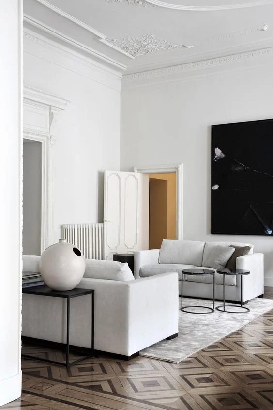 Black lacquered set of round nesting tables - so chic + minimal; Image via Pinterest