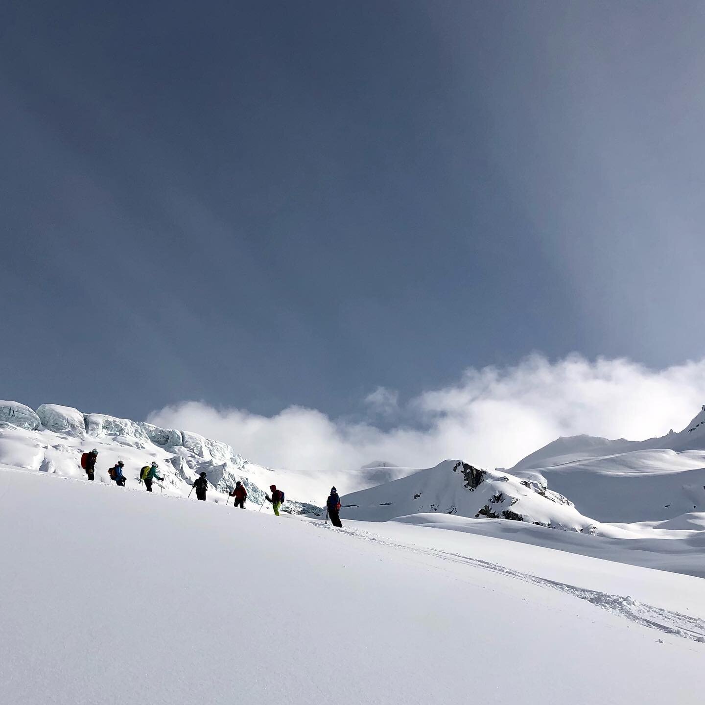 An escape into the mountains with an amazing group of women! If you haven&rsquo;t checked out #snowfalllodge add it to your bucket list! Check out icefall.ca for details. 

#snowfalllodge #skitouring #skibc #skicanada #womensskiweek #selkirkmountains
