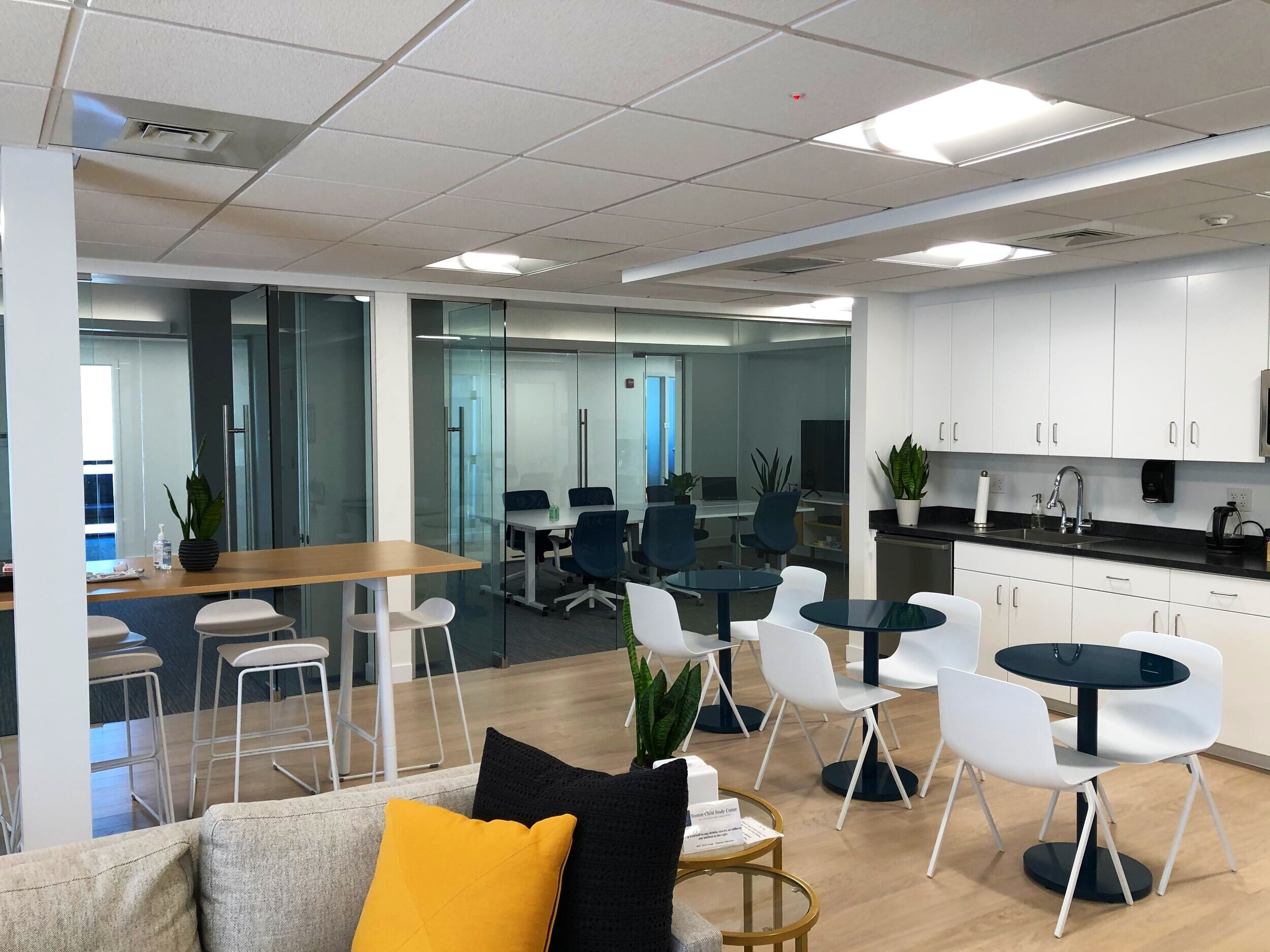  The kitchen area is now part of the common space. 