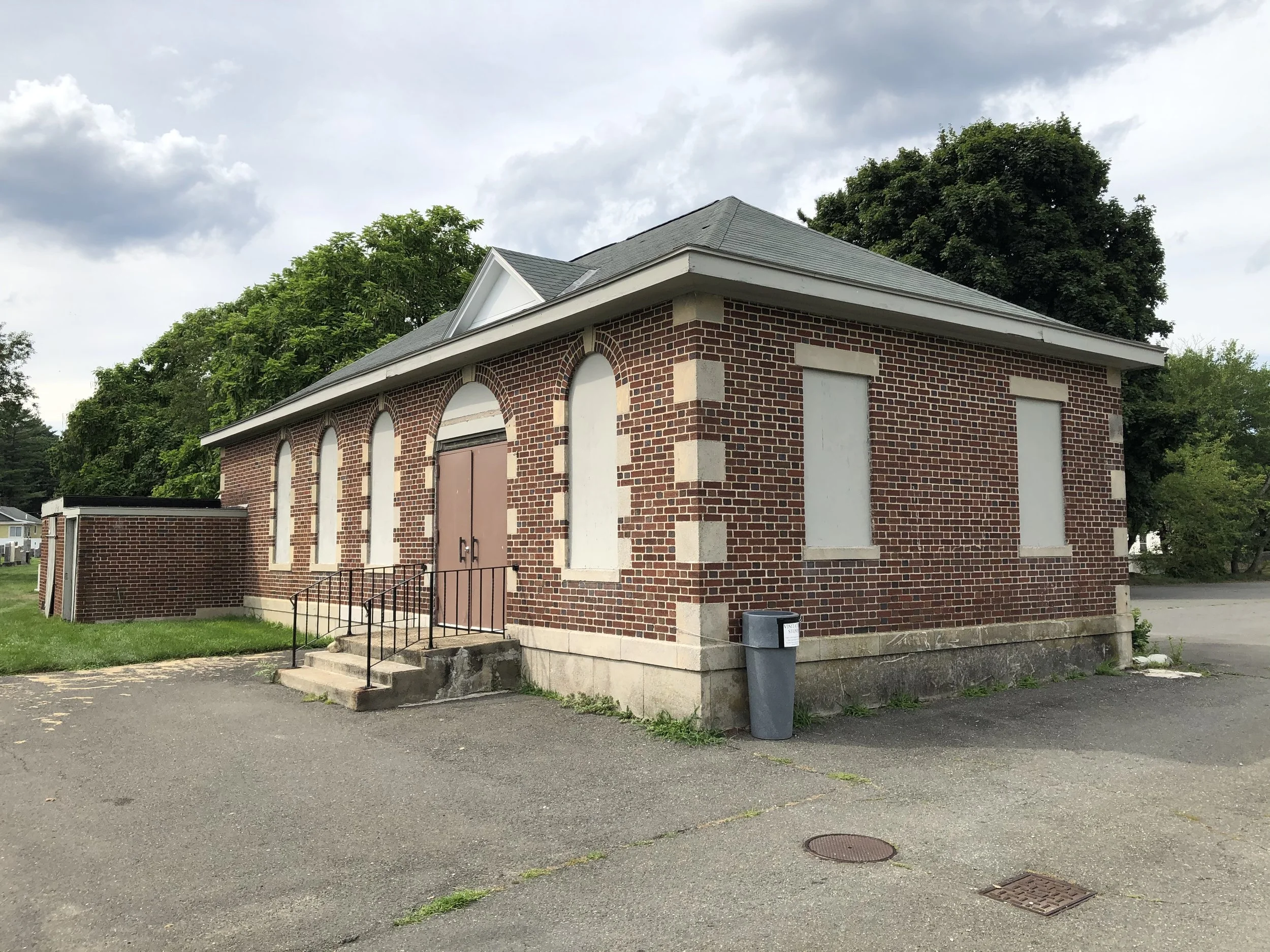 The existing chapel had been abandoned for many years. Vandalism had caused the building to be boarded up.