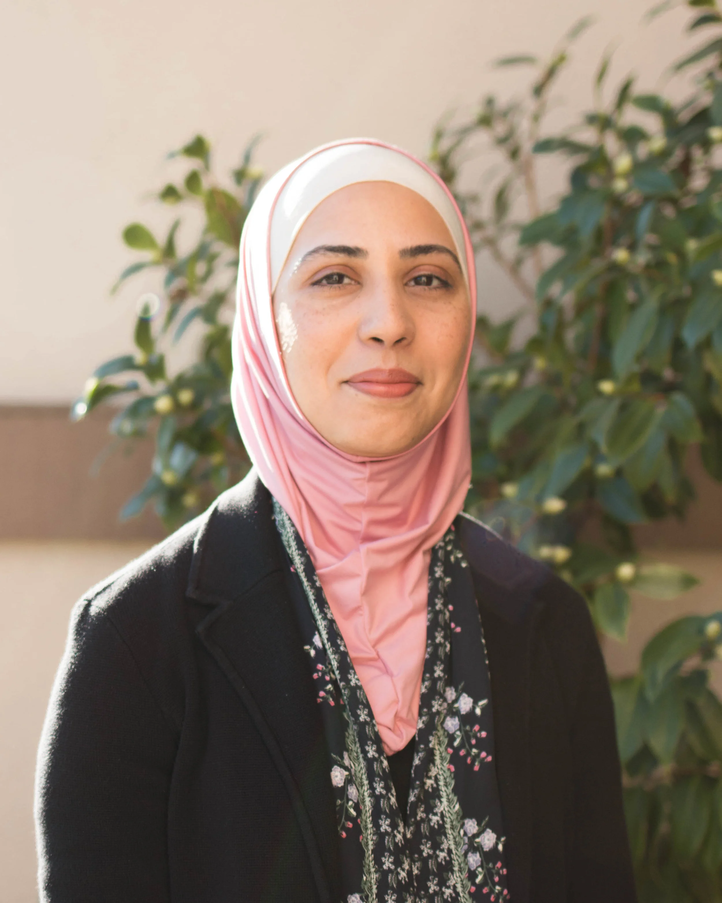Sundus Ali, M.D. After completing her Pediatric Residency training on the East coast, Dr Ali moved to the Bay Area in the summer of 2011, and has been working as a locum general pediatrician. In addition to her passion for working with children, Dr. Ali is fond of reading, hiking and travelling. Just like Dr Pete, Dr Ali will never run a marathon. She is a mom of 2 pre-schoolers who keep her considerably busy on her off days. Medical School Dow Medical College, Pakistan Internship/Residency New York Methodist Hospital Certification American Board of Pediatrics, 2012 Affiliate Staff Member El Camino Hospital