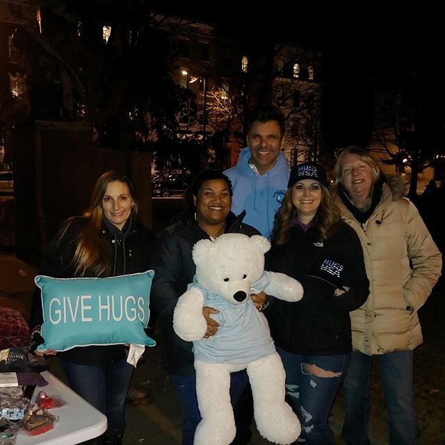 These folks the StreetSoldiers - Albany #Renee,#Mike, #Nancy always touching the hearts of the folks. Grateful for all you and the kindness and love of the volunteers. 
#HUGSUSA Team are always extremely excited to be part of your great organization.