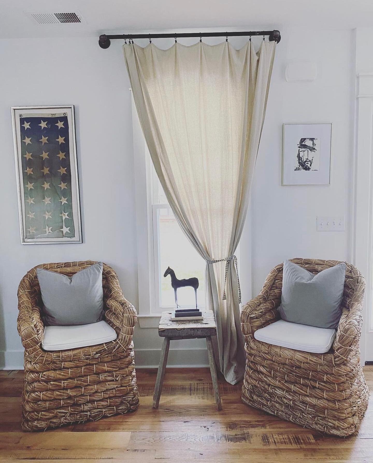 One of my favorite Facebook marketplace finds ever&hellip; obsessed with these Ralph Lauren Joshua Tree Woven Barrel Back Chairs at Milk + Honey. What&rsquo;s your best find?