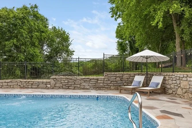 ✨ &ldquo;Some places you visit&hellip; Fern &amp; Fable is a place you feel.&rdquo;

Here, mornings stretch slow with coffee on the porch, afternoons melt into sun-drenched swims in your private pool, and nights unfold under a sky full of stars. Tuck