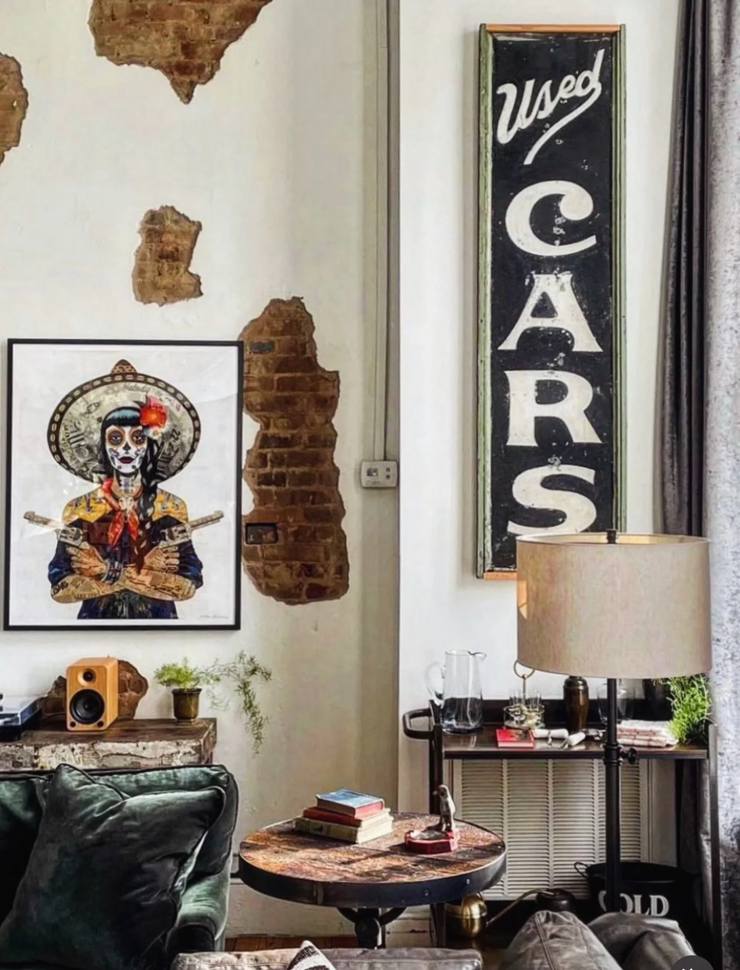 There&rsquo;s something about Columbia, Tennessee that feels like stepping into a simpler, better pace of life.

Located on the historic square, Two Lanes Guesthouse puts you right in the heart of it all, where mornings start with coffee on Main Stre