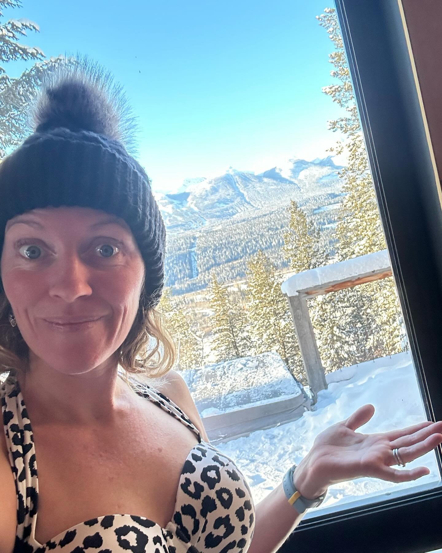 Wondering if it may still be considered a polar plunge of sorts?

😂❄️😂

#hottub #coldair #goldenbc #beautifulout #timeaway #workandplay #soloretreat #toasty