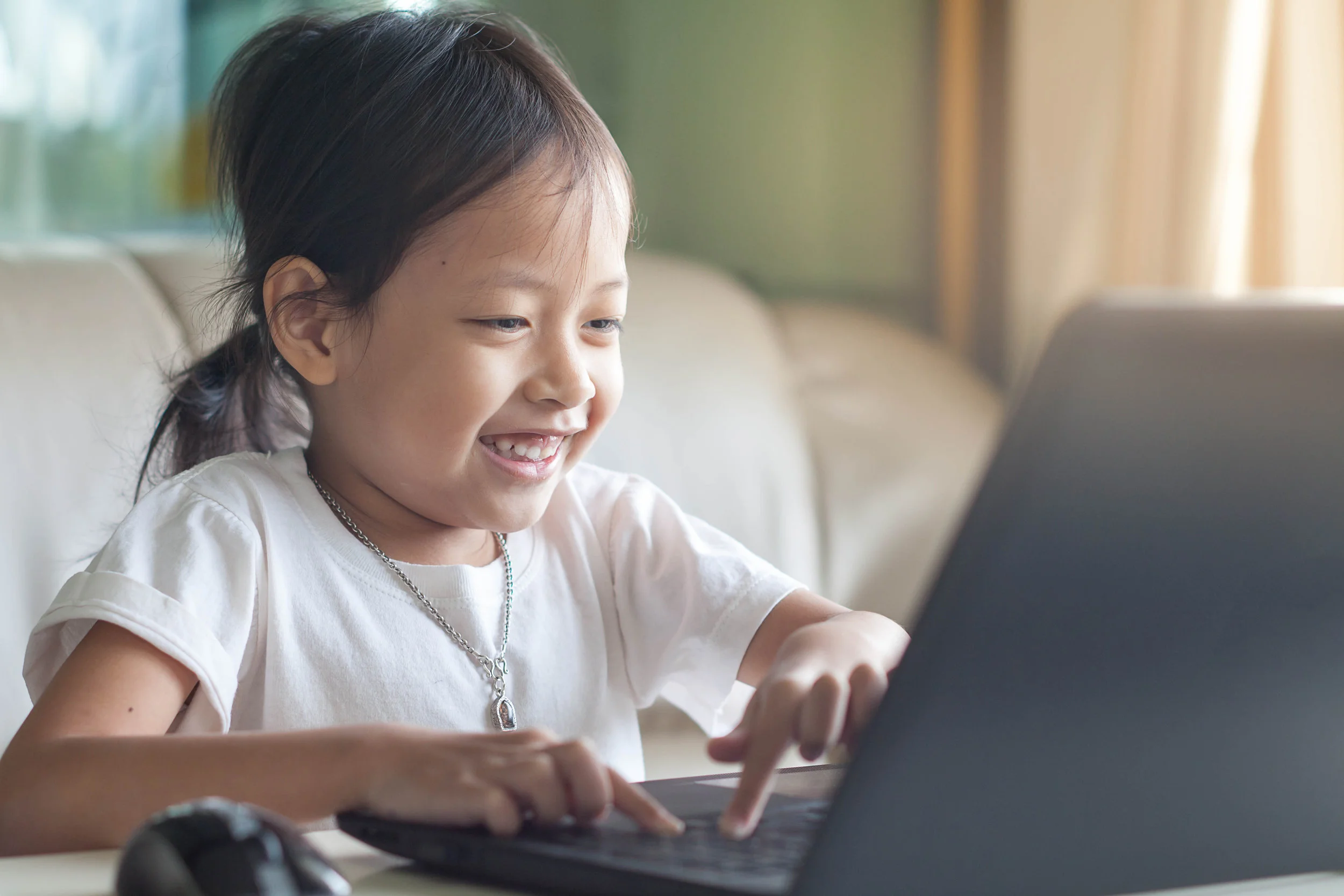 La Encuesta Nacional sobre Disponibilidad y Uso de Tecnologías de la Información en los Hogares (ENDUTIH) 2016, indica que niños y niñas de 6 a 11 años de edad descargan juegos, música, multimedia y videos; el 89.1 % son varones y 82.6% para las niñ…