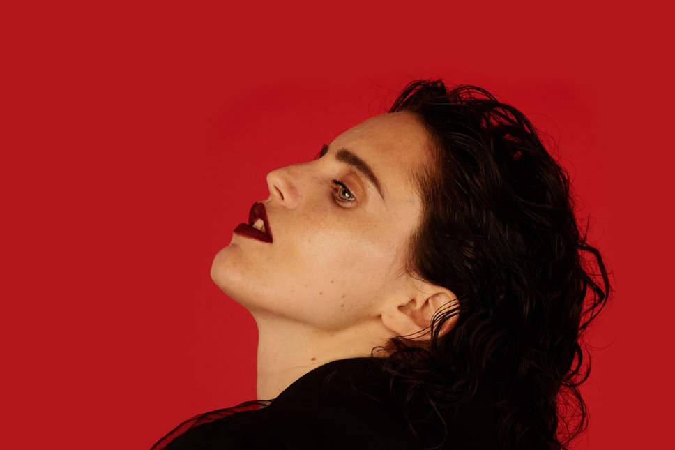 [EXTRACTO] 'Hunter' de Anna Calvi, un himno de libertad