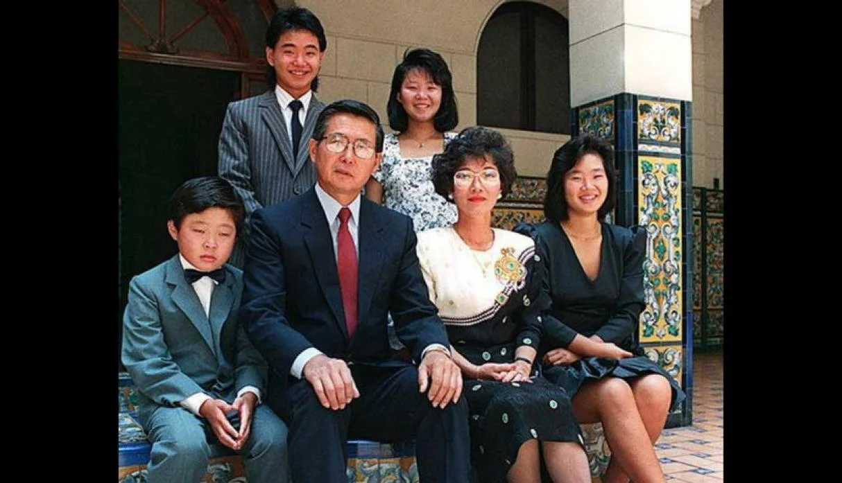La familia del ex-presidente Alberto Fujimori ha sido protagonista de verdaderos dramas en la política peruana. Desde la ambición política de la esposa hasta el antagonismo de los hijos, el apellido japonés genera aún hoy gran división de opiniones.…