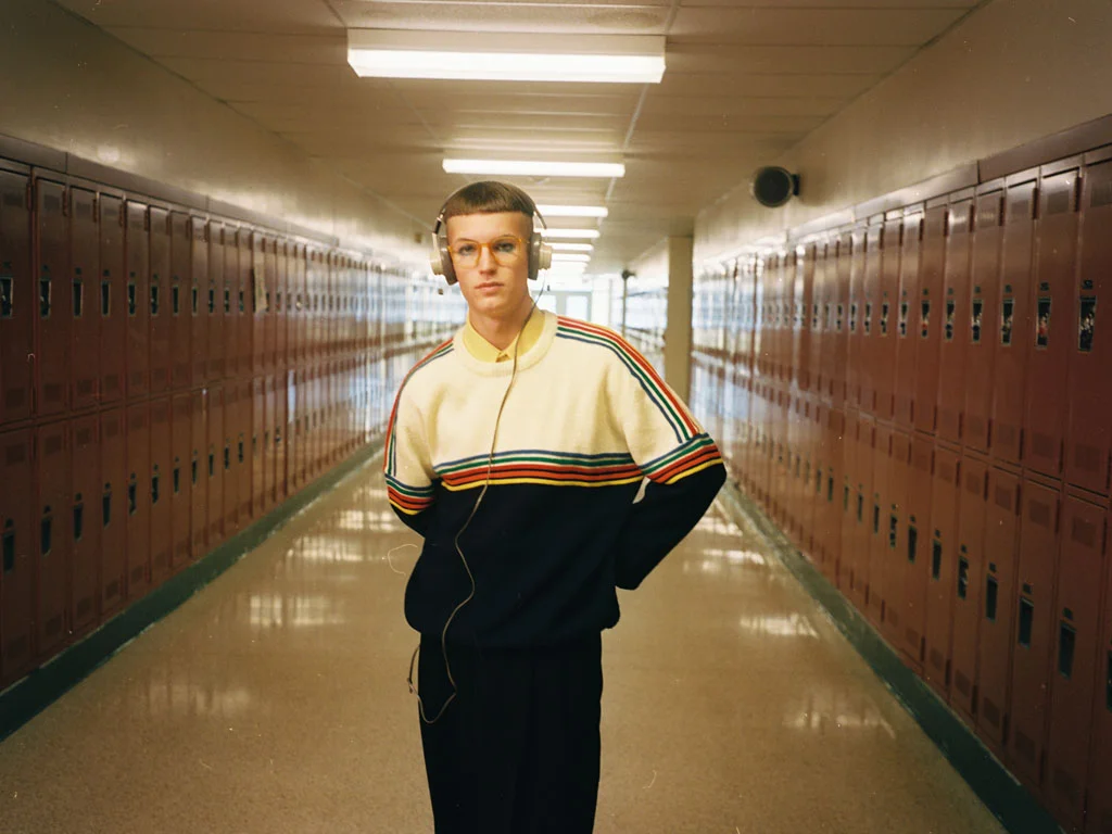 Entrevista con Gus Dapperton, un héroe muy normal