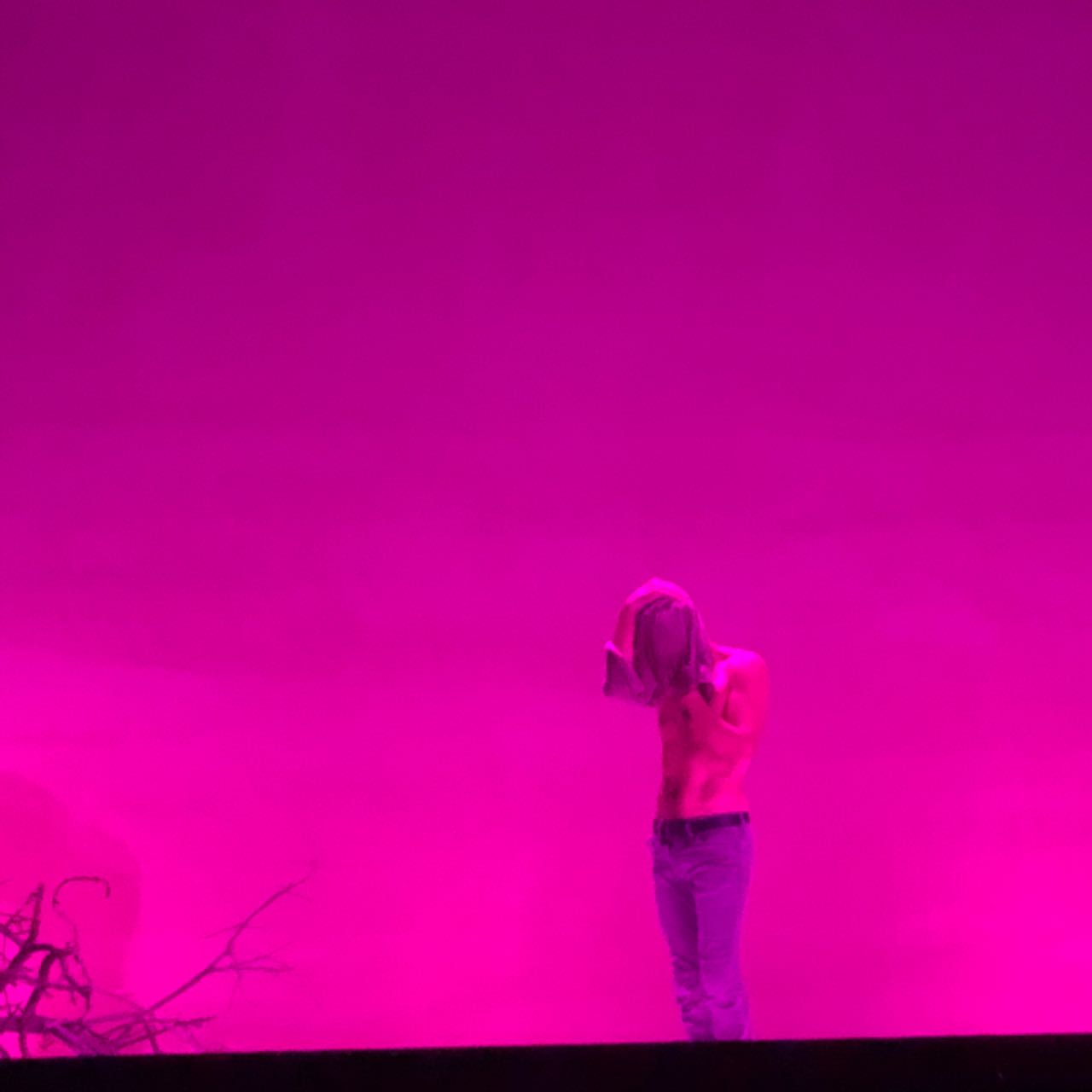 Daniel Abreu ejecutando Cabeza. Pieza de su propia autoría en el Festival Internacional Cervantino.